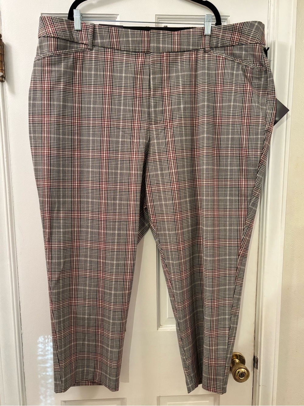 Ava & Viv Gray Plaid Ankle Pants